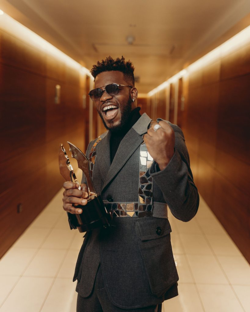 Broda shaggi carrying his amvca award.