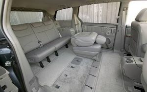 2006 Toyota Sienna seat space