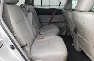 2011-TOYOTA-HIGHLANDER-LIMITED-f6