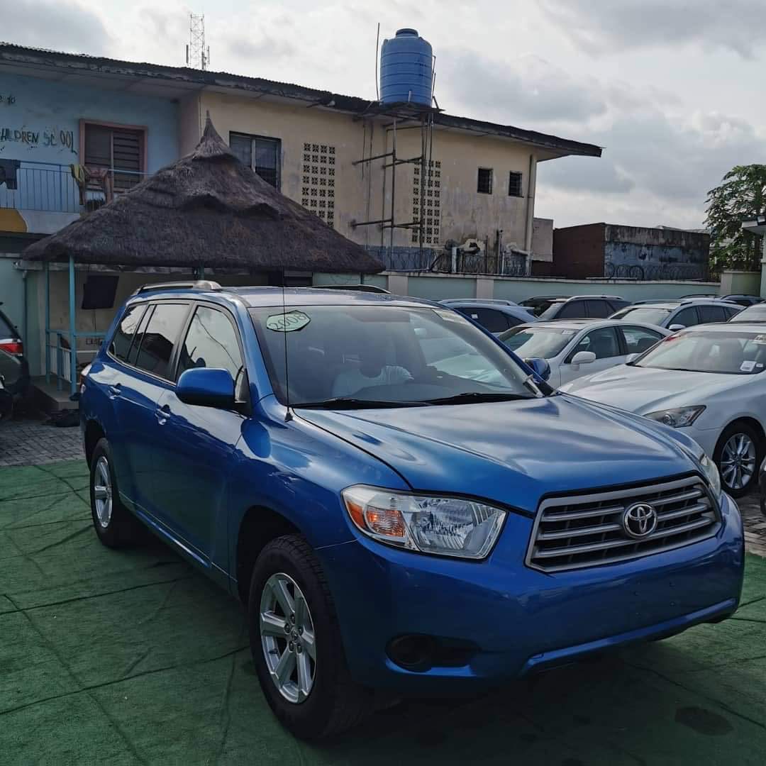 2010 Toyota Highlander Blue For NGN2.5M