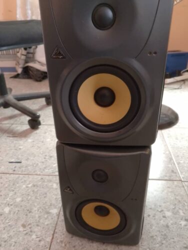 Behringer b1030a studio monitor speaker