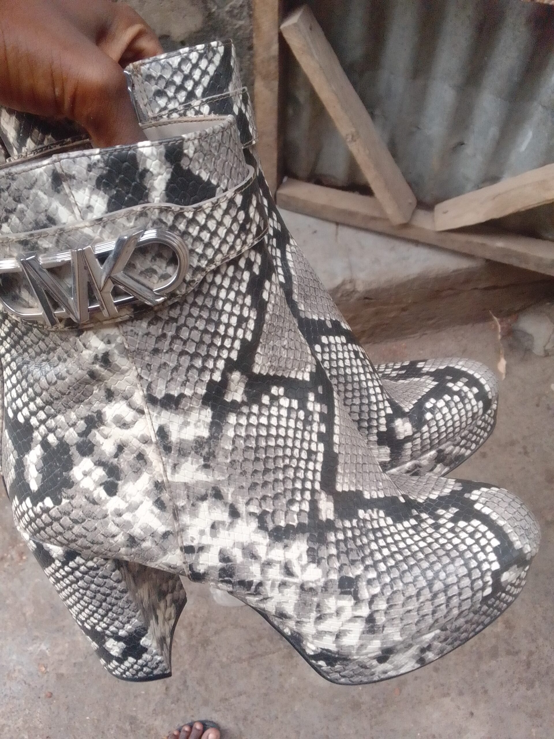 Mk women’s platform boot