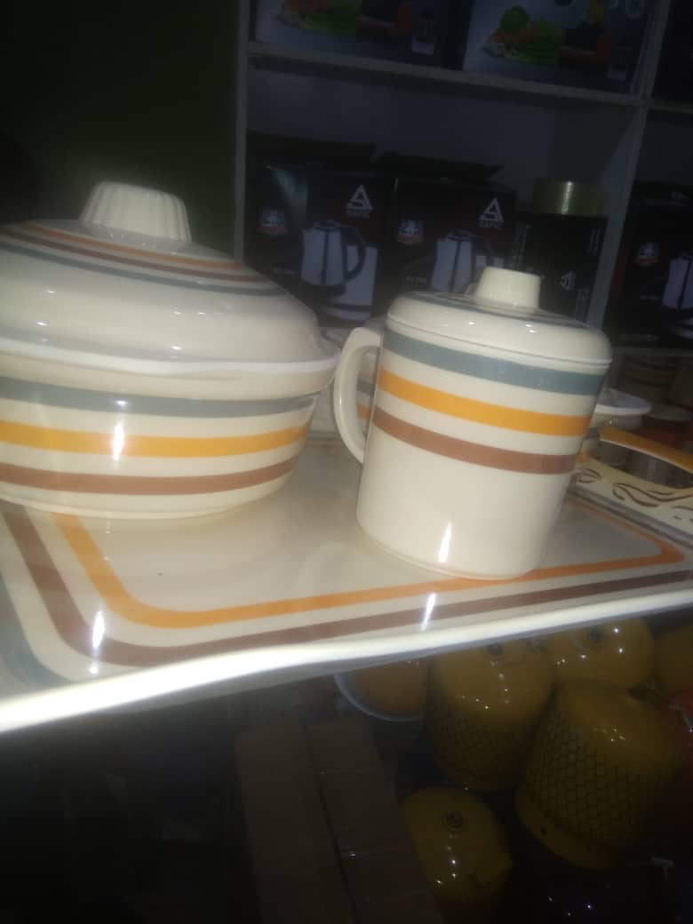 Ceramic dinning Plates with cover and Tea cups