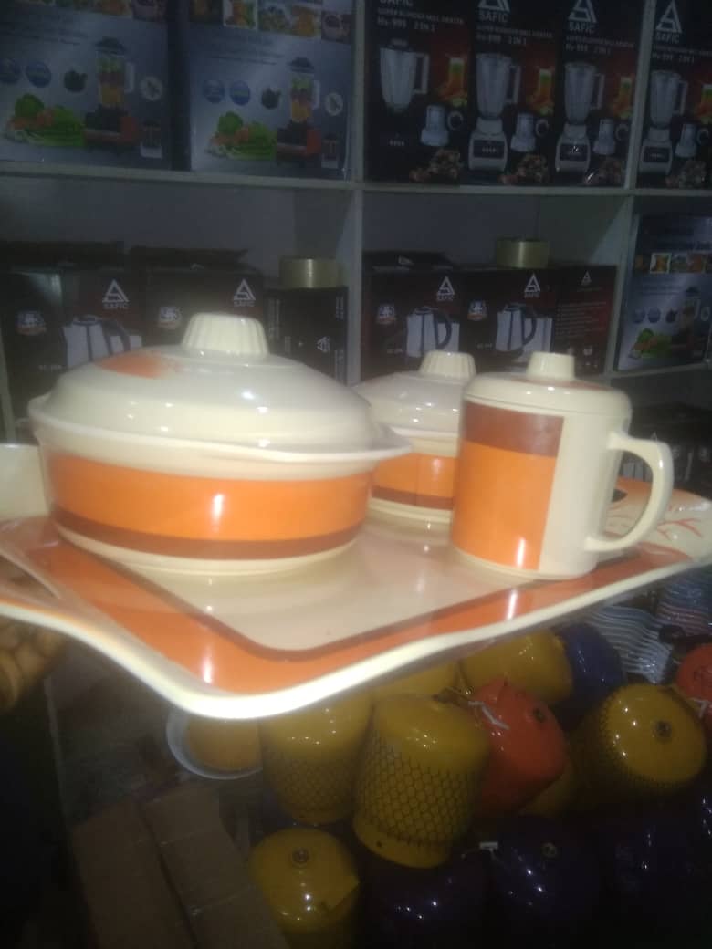 Ceramic dinning Plates with cover and Tea cups