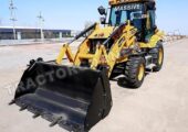 Massive 3CX Backhoe Loader