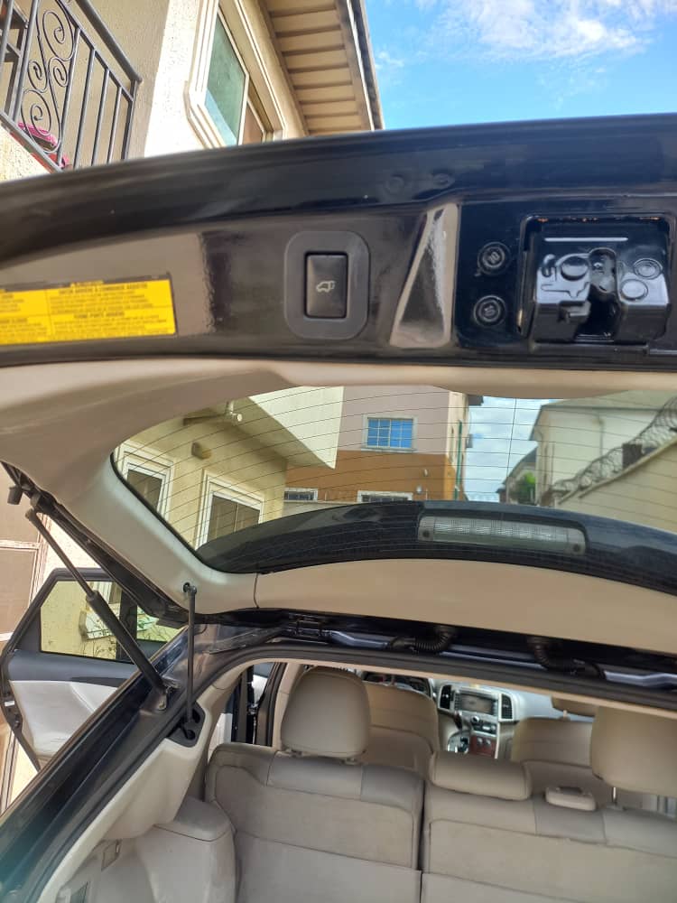 2010 TOYOTA VENZA AWD FULL OPTION