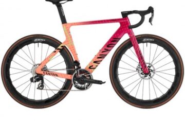 2025-canyon-aeroad-cfr-axs-road-bike-