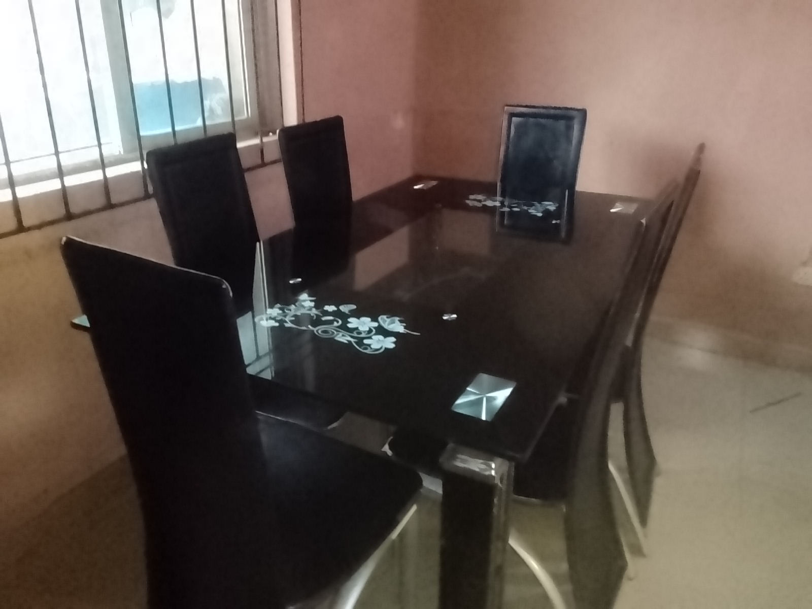 Dinning table