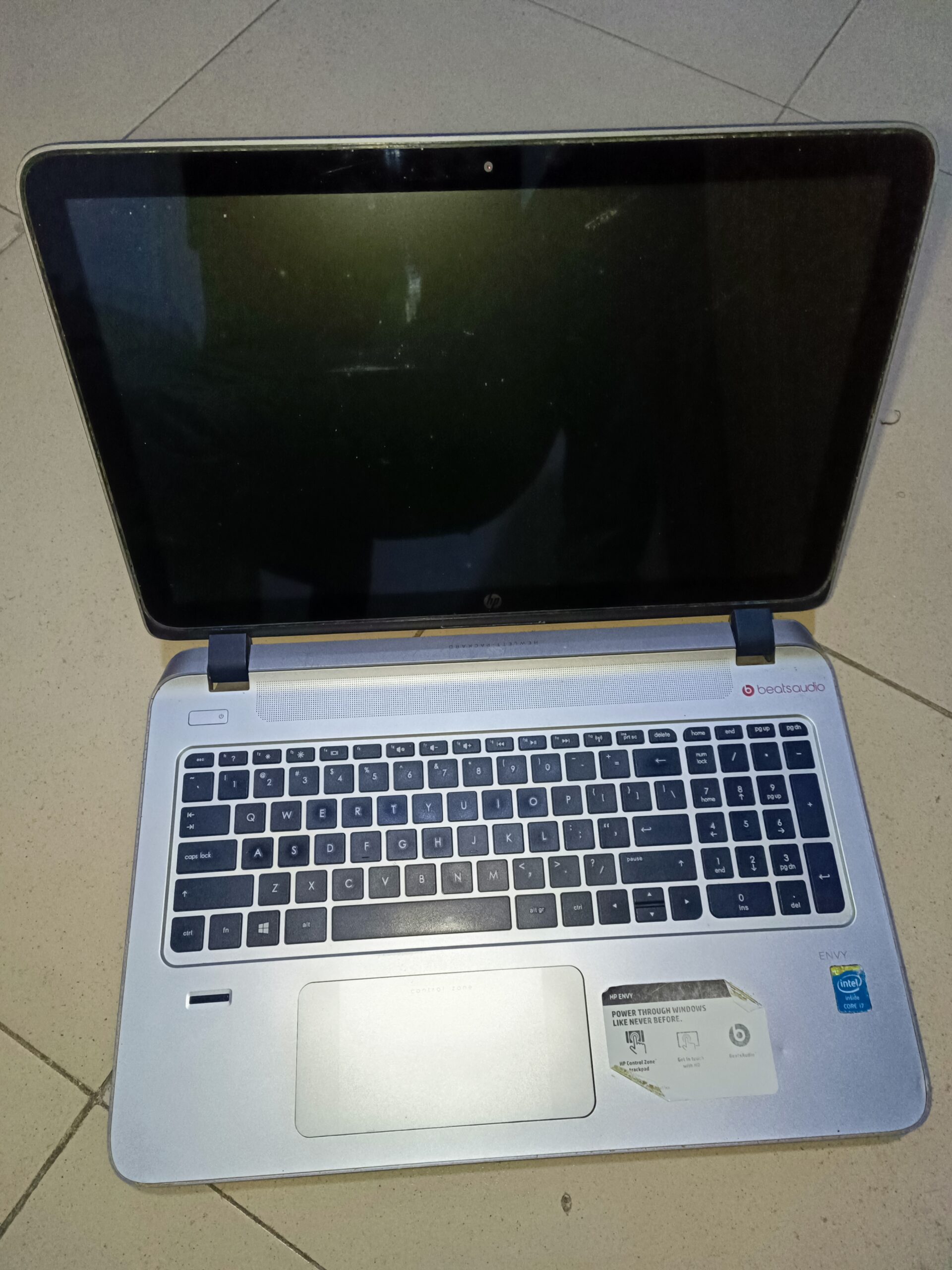 HP Envy 15 16GB RAM Intel Core i7 HDD 699GB