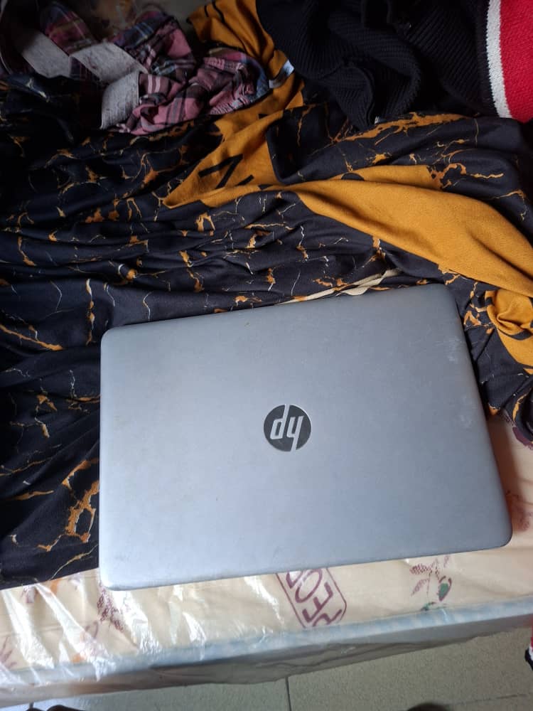 Hp i5 8Gb ram 238Gb used Laptop