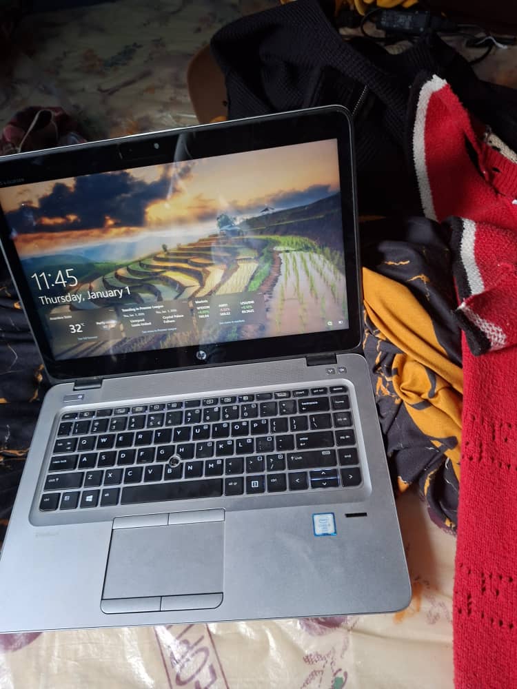 Hp i5 8Gb ram 238Gb used Laptop