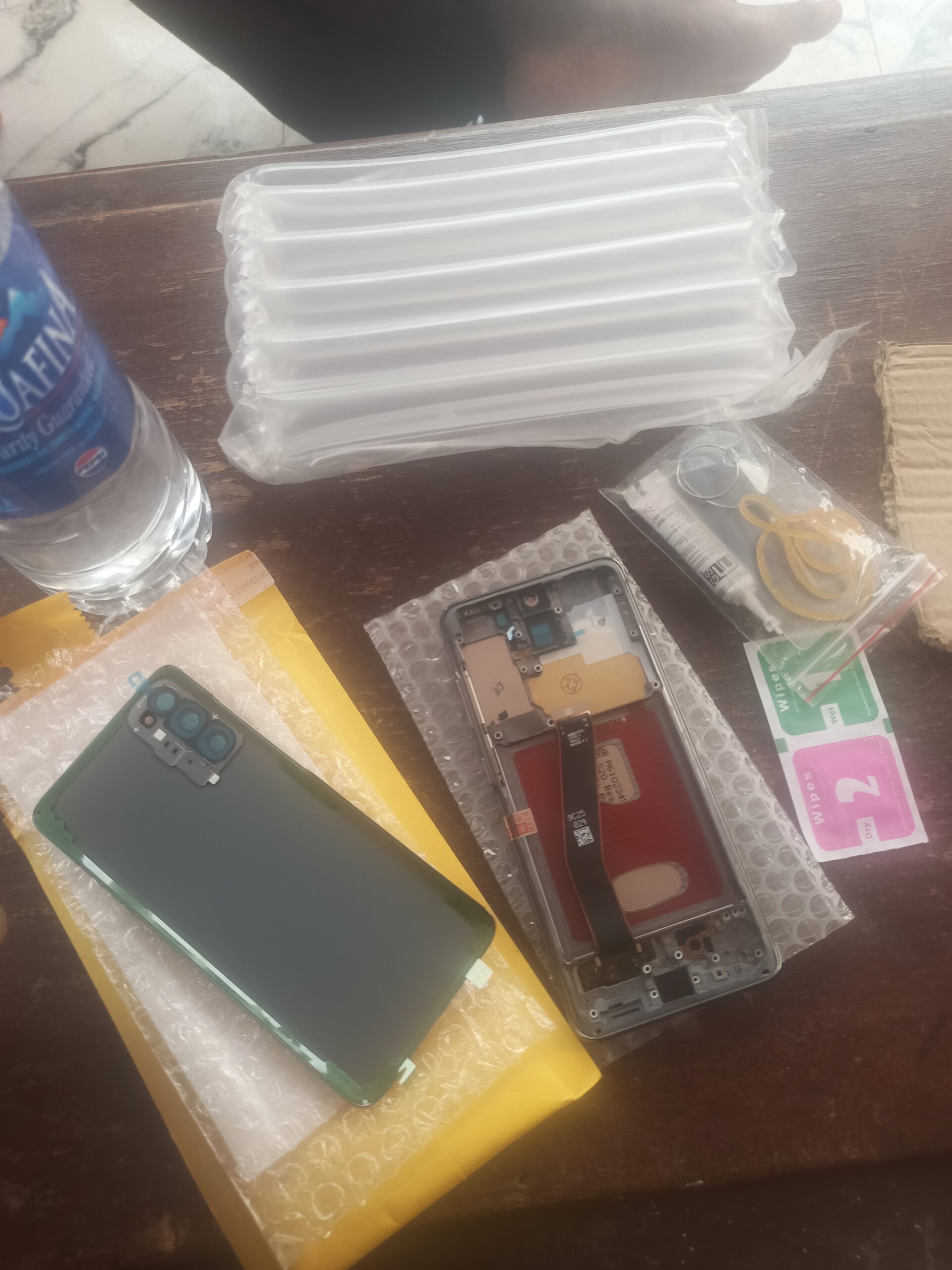 Samsung Galaxy s20 screen replacement