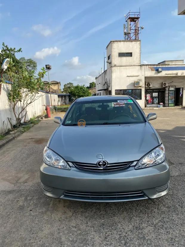 2005 Toyota Camry first body