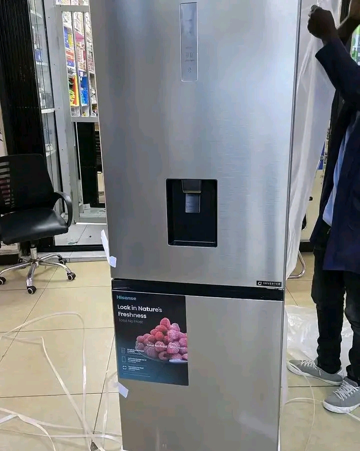 SunKing Solar Ice Making Fridge