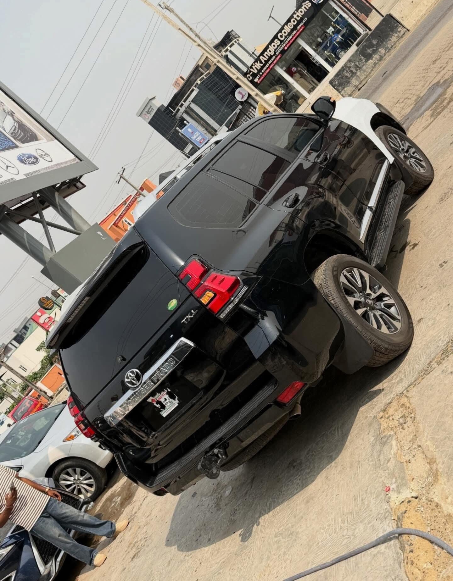 Toyota Land Cruiser Prado Jeep