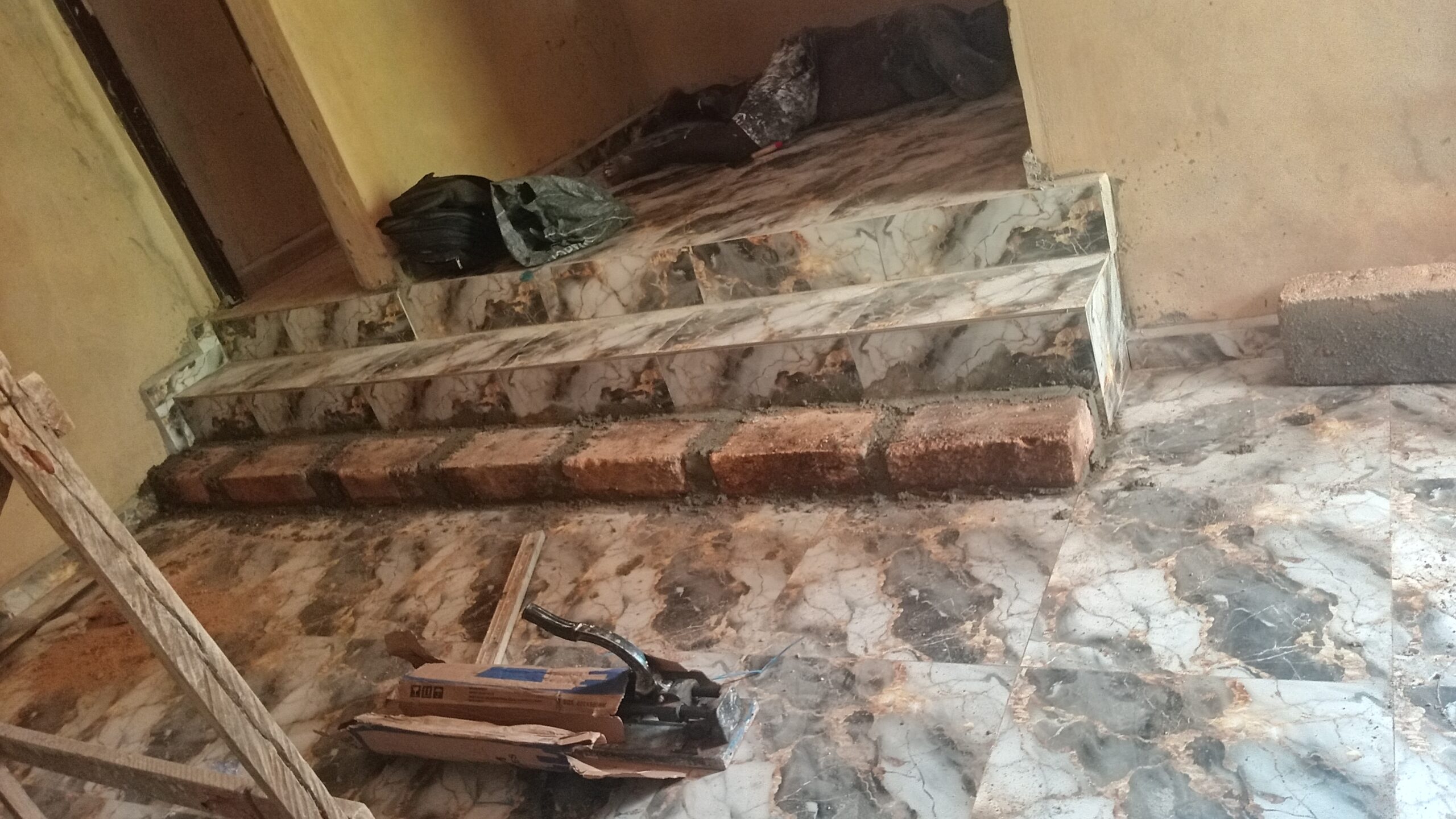 Professional floor and wall tiler in orlu
